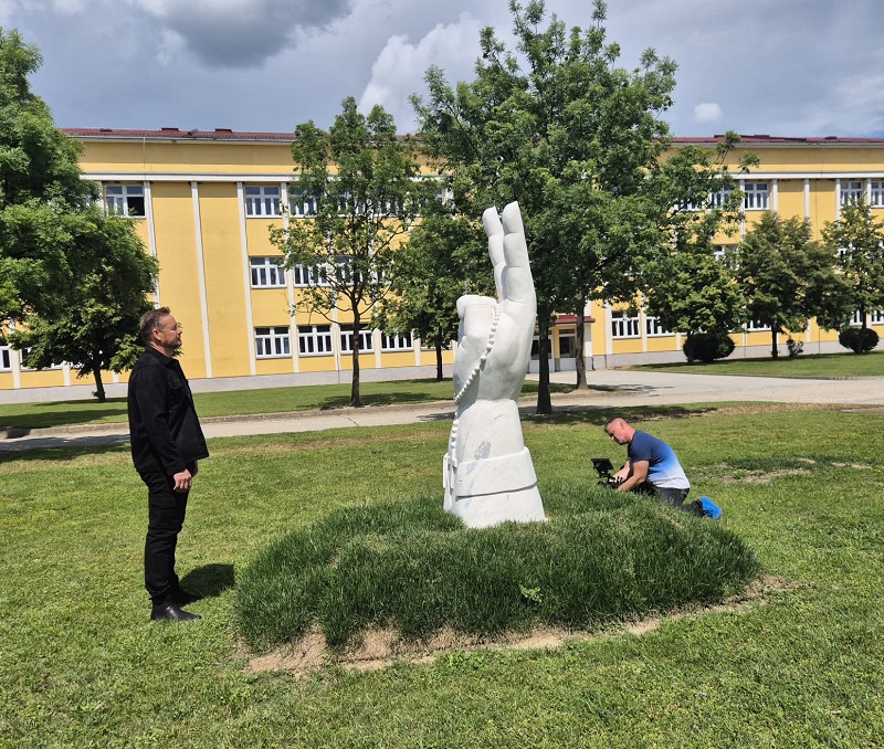 NAJAVA VIDEO SPOTA ZA PJESMU „CRVEN BIJELI PLAVI“ 